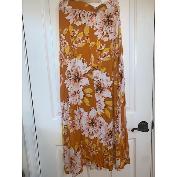 Floral Maxi Skirt - Picture 2 of 4